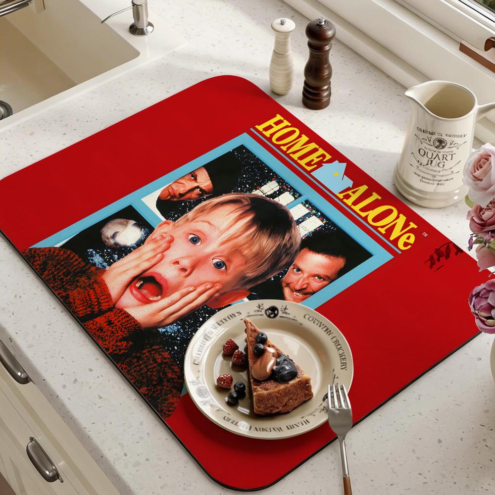 Home Alone Bathroom - سجادة أرضية بتصميم فيلم 'وحيدًا في