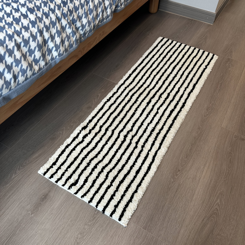 سجادة حمام مخططة بسيطة من فيكا - مراجعة Zara Home Bathroom Rug وسعره